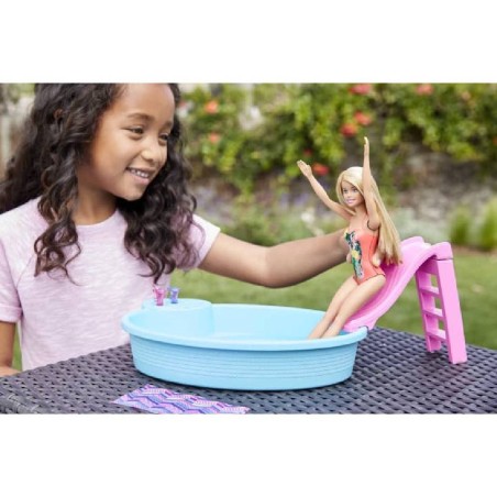 BARBIE CON PISCINA