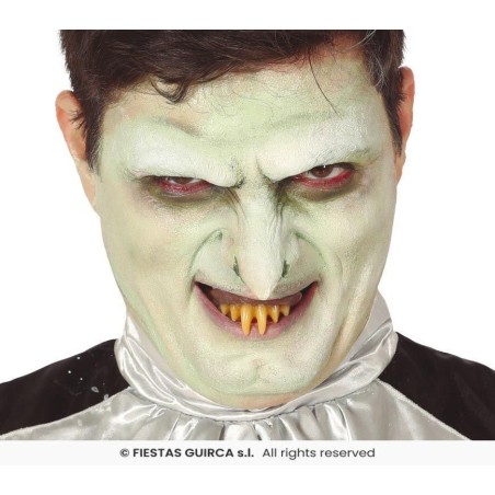 Colmillos amarillos vampiro