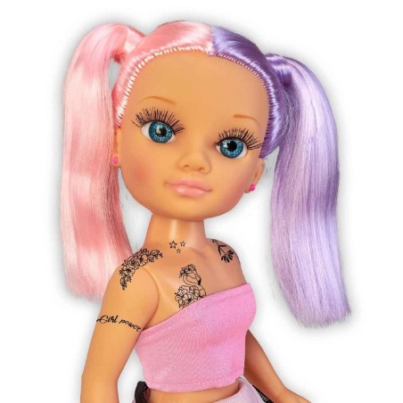 NANCY CADA DIA UN TATTOO
