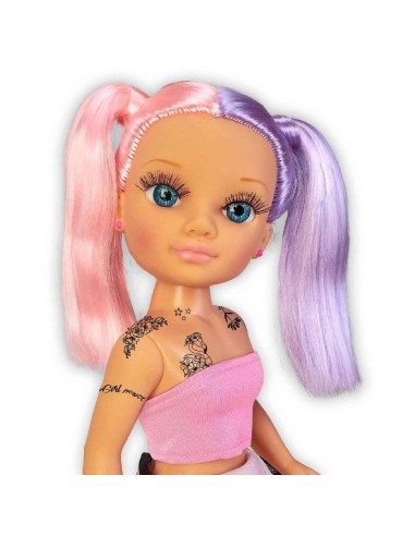 NANCY CADA DIA UN TATTOO