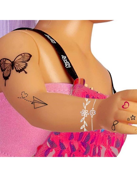 NANCY CADA DIA UN TATTOO