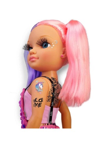 NANCY CADA DIA UN TATTOO