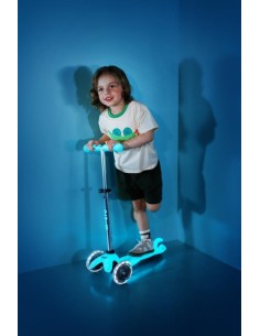 Patinete mini Micro deluxe glow led aqua 2