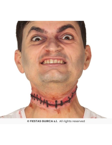 Cicatriz cosida cuello con adhesivo