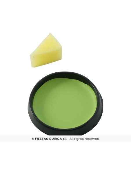 maquillaje con esponja verde claro