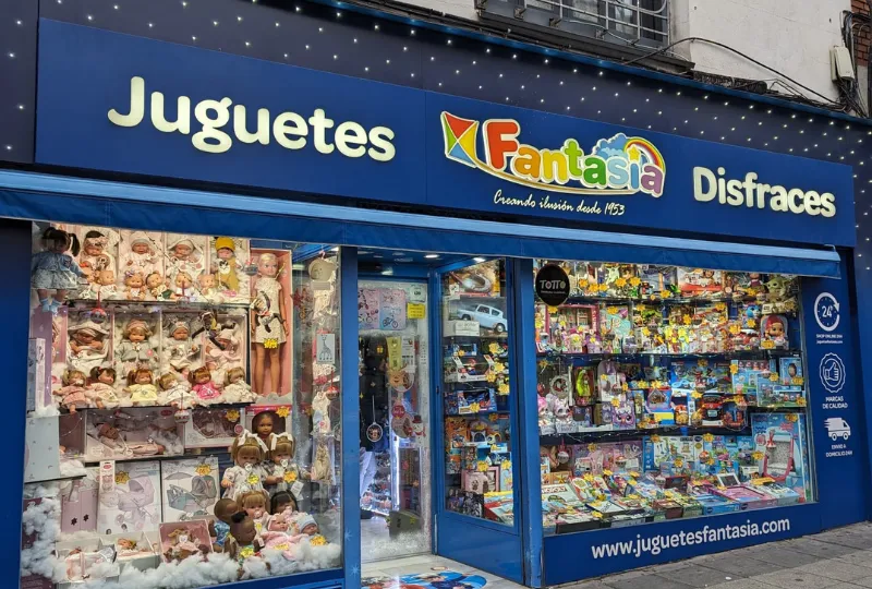 Fachada de Juguetes Fantasía en Avda. de la Albufera, 35 (Madrid)