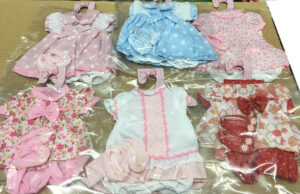 TRAJE MUÑECA 35CM (surtido: modelos aleatorios)