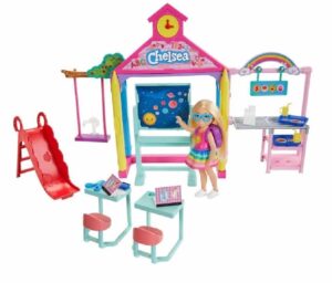 BARBIE ESCUELA DE CHELSEA