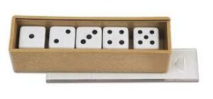 Caja con 5 dados de punto