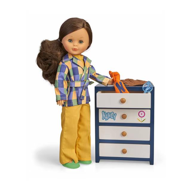 Muñeca Nancy Colección Alegría con Sinfonier Armario - Imagen 3