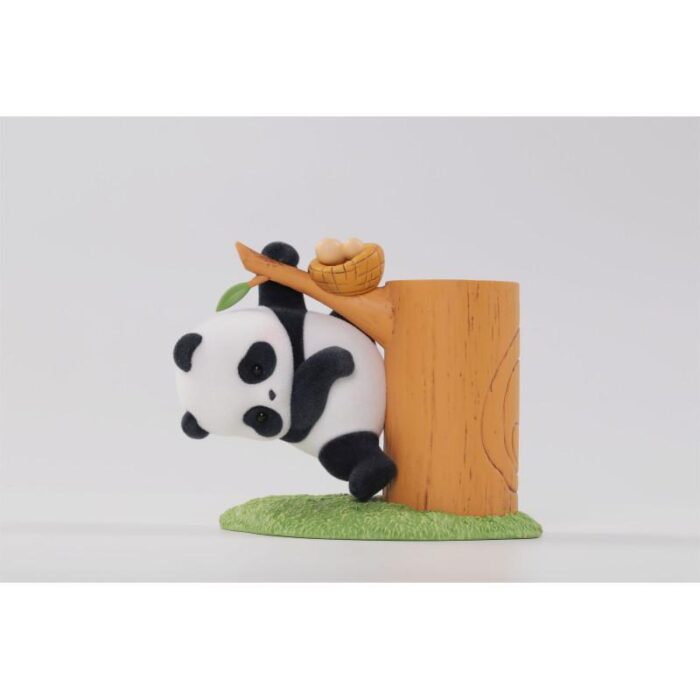 Panda Roll: Fruit Tree Climbing Figura Coleccionable - Imagen 3