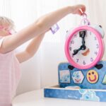Blue´s Clues & You! Reloj Magnético de Madera, Las Pistas de Blue, Juguetes de Desarrollo, Juego Ed - Imagen 3