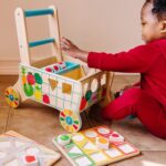 uguete de Carrito de la Compra de Madera para Empujar con clasificador de Formas y Puzzles (16 Pieza - Imagen 6