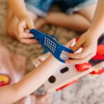 Vehículo de Primeros Auxilios con Marshall de Patrulla Canina, Juguete Paw Patrol, Juguete Creativo - Imagen 5