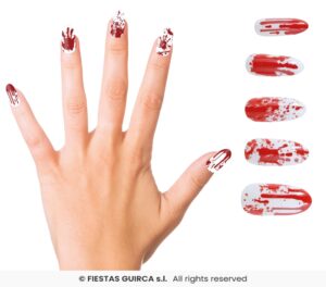 Uñas postizas ensangrentadas con glue