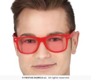 Gafas con cristales de color rojo